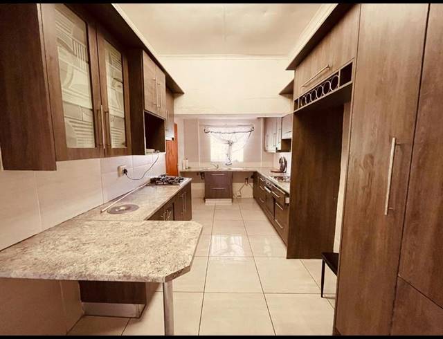 4 BEDROOM HOUSE FOR SALE IN BOKSBURG NORTH